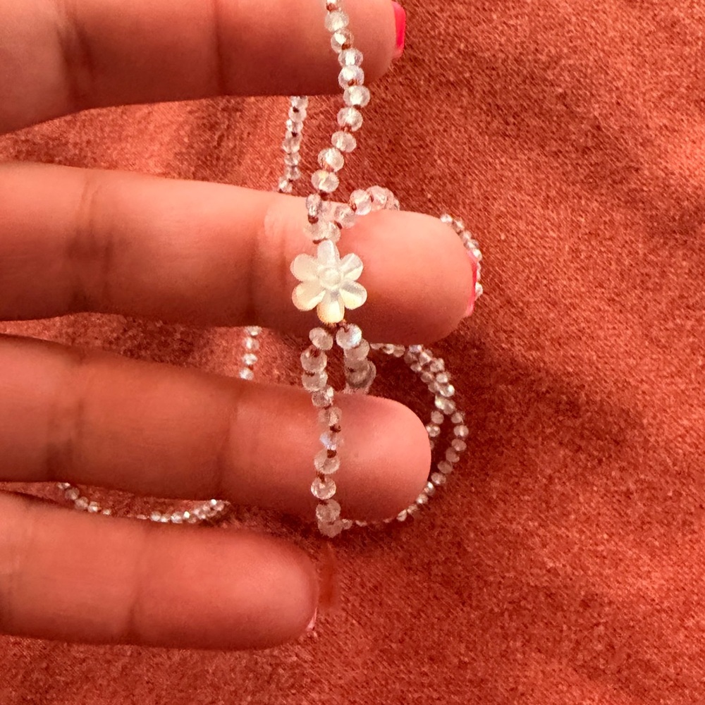 Elegant Pink Beaded Necklace with Flower Pendant - Picture 2 of 5